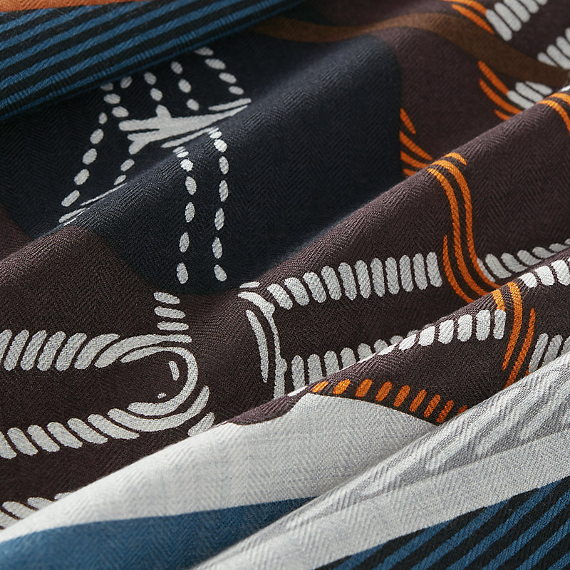 Cheval a la Couverture Spirale scarf 100 - Beige | Hermès USA